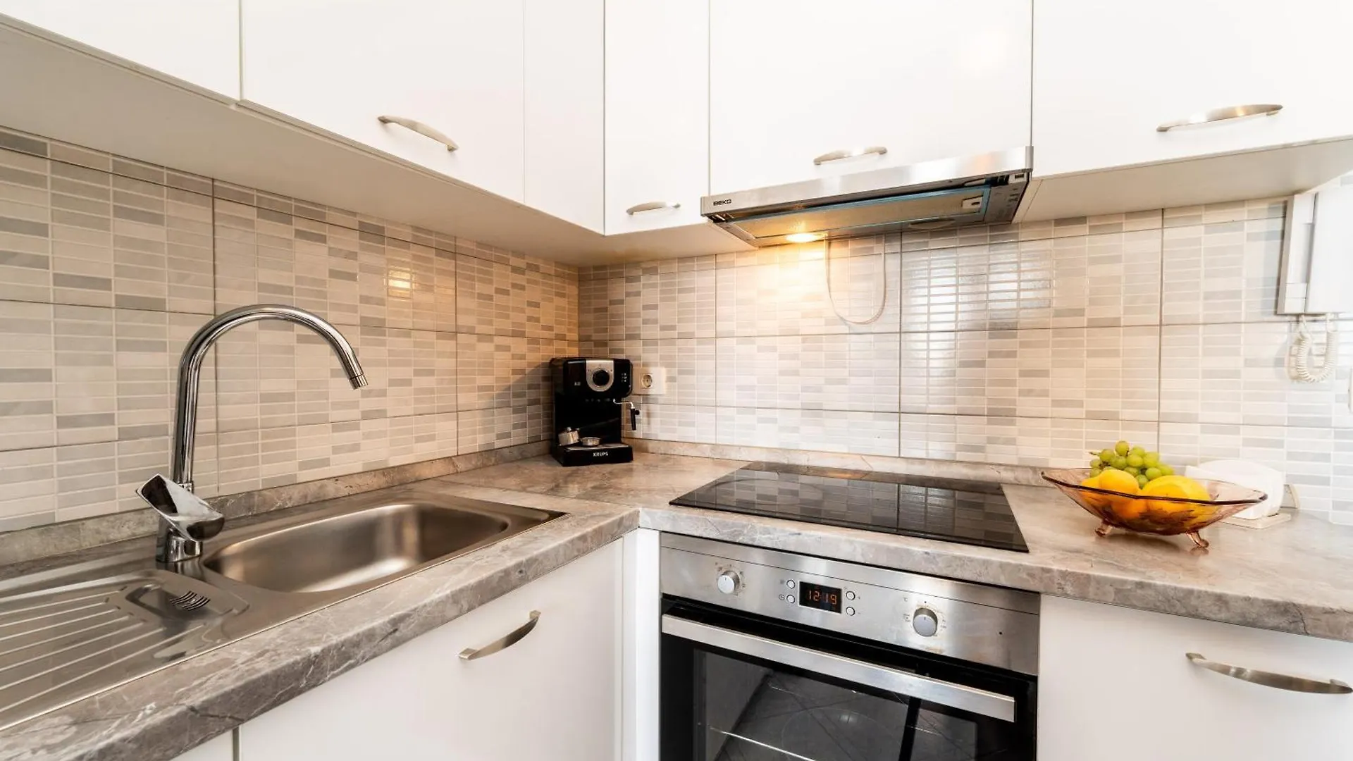 Apartments By The Sea Privlaka, Zadar - 23531 Нин